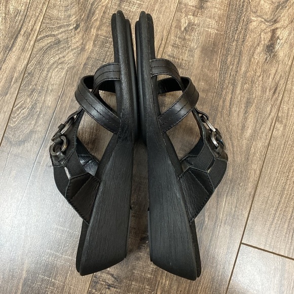 Umberto Raffini Amalia Black Leather low wedge slide sandal with silver hardware - Picture 3 of 6